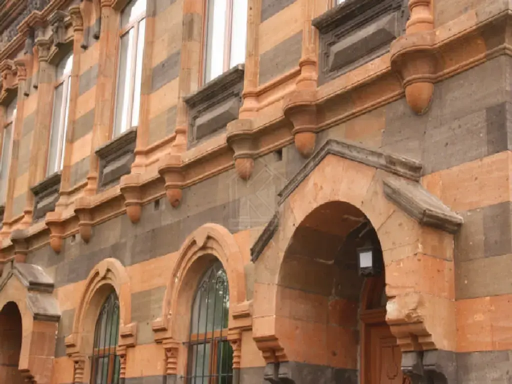 ԲՆԱԿԱՆ ՔԱՐԻ ԱՐՏԱԴՐԱՄԱՍ – ՏՈՒՖ ԵՎ ԴԵԿՈՐԱՏԻՎ ՇԻՆՎԱԾՔՆԵՐ