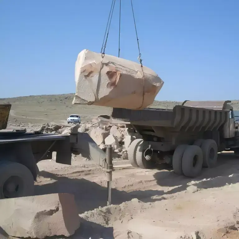 ԲՆԱԿԱՆ ՔԱՐԻ ԱՐՏԱԴՐԱՄԱՍ – ՏՈՒՖ ԵՎ ԴԵԿՈՐԱՏԻՎ ՇԻՆՎԱԾՔՆԵՐ