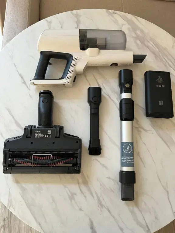 Беспроводной пылесос ELECTROLUX EP81HB25SH, отличное состояние, полностью рабочий